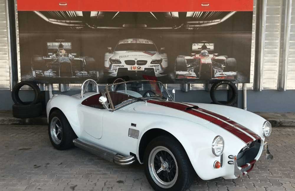 Foto de presente criativo para homem piloto - Pilote um carro esportivo - Original Experience