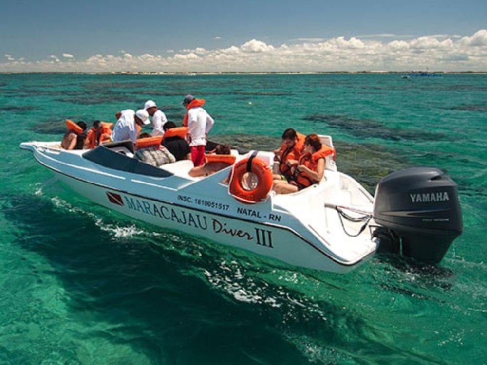 Passeio de lancha aos parrachos de Maracajaú - Image 2