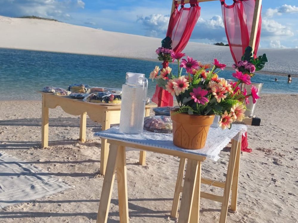 Pôr do Sol com tábua de frios e frisante nos Lençóis Maranhenses - Image 3