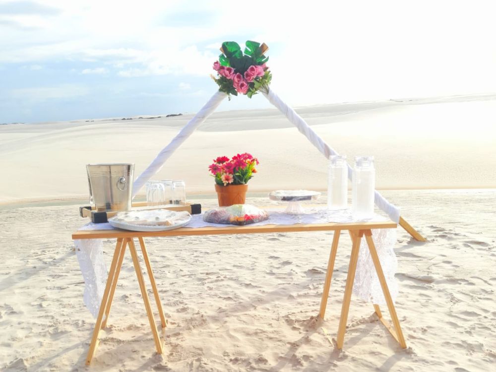 Pôr do Sol com tábua de frios e frisante nos Lençóis Maranhenses - Image 4