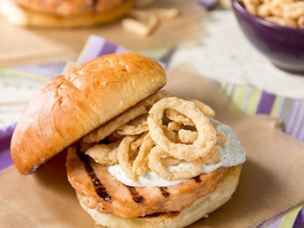 Revisitando receitas de hamburgueres clássicos e seus acompanhamentos - Image 4