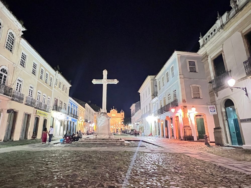 Explore a magia da Bahia à noite: show folclórico com jantar típico em Salvador - Image 3