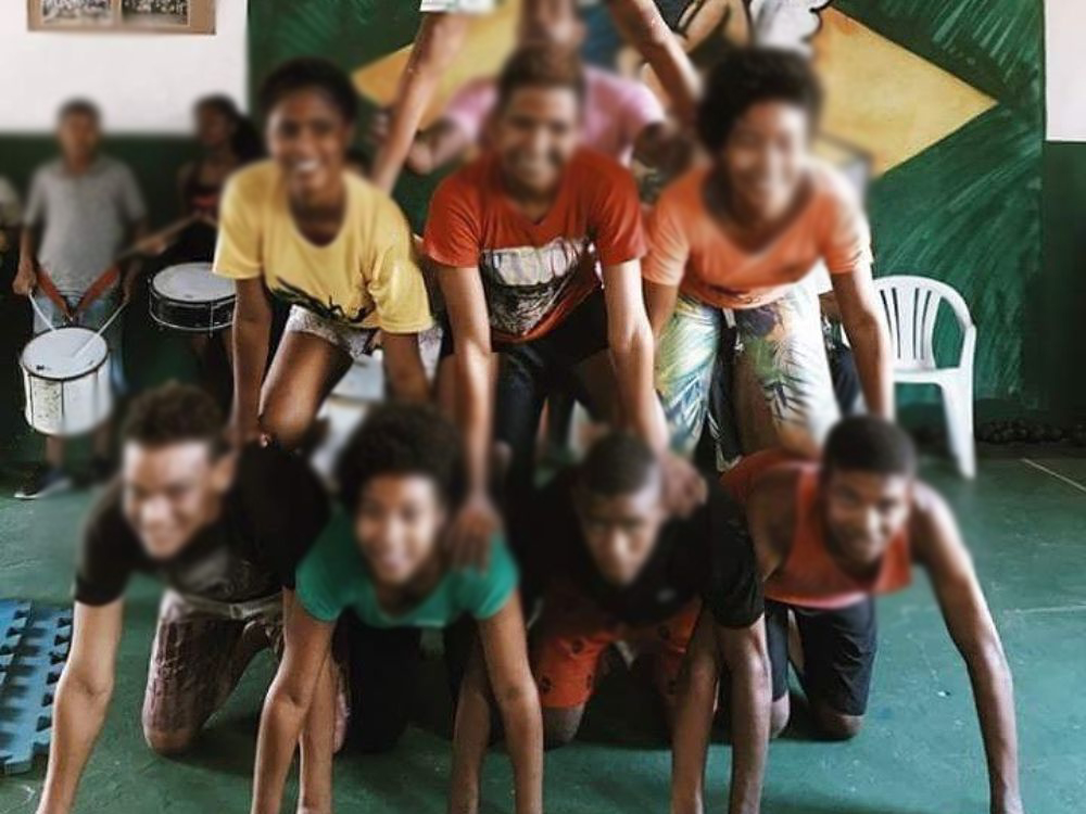 Explore a riqueza cultural e seu impacto transformador em um tour com arte consciente na Comunidade Saramandaia! - Image 3