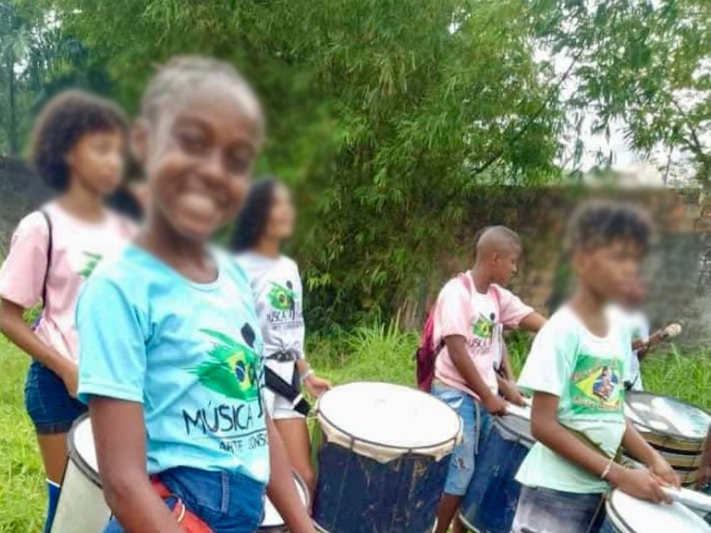 Explore a riqueza cultural e seu impacto transformador em um tour com arte consciente na Comunidade Saramandaia! - Image 4