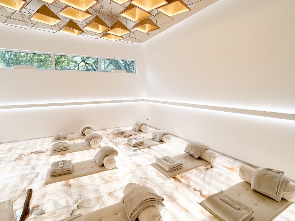 Relaxe em uma sessão de soundhealing + terapia vascular em casal - Image 2