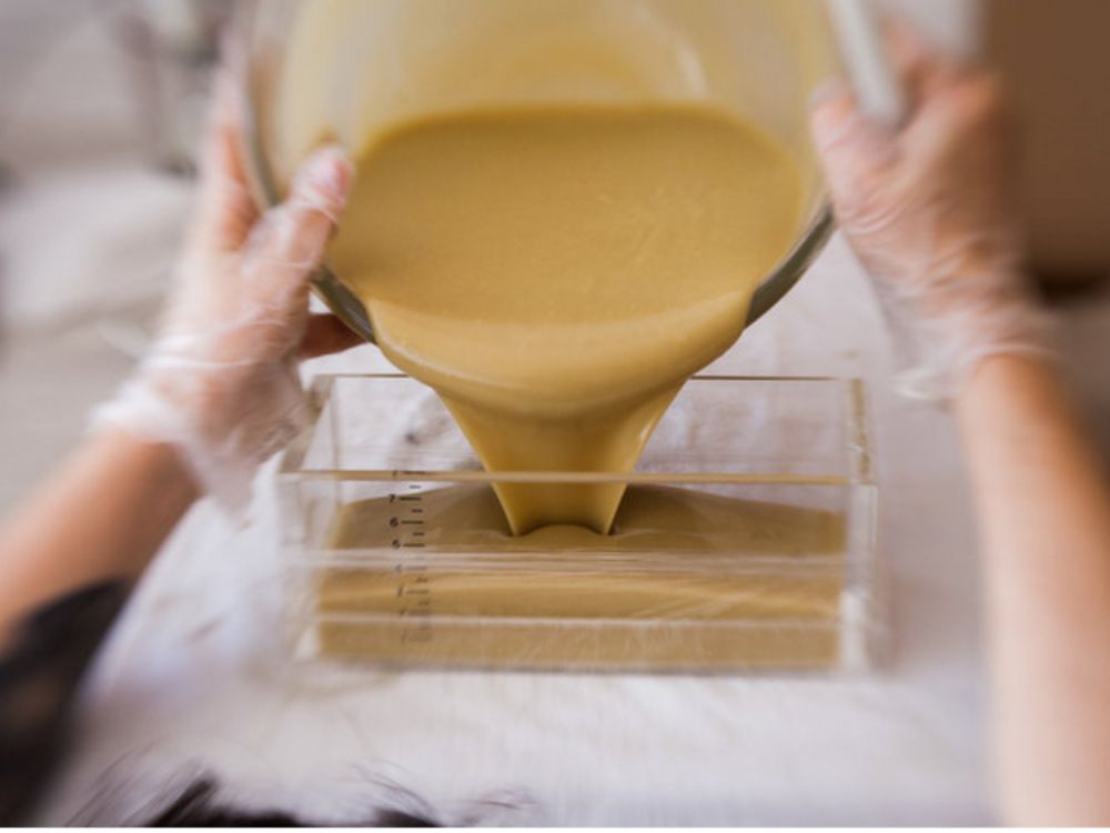 Desvende o Segredo da Saponificação Natural a Frio Em Casal - Image 3