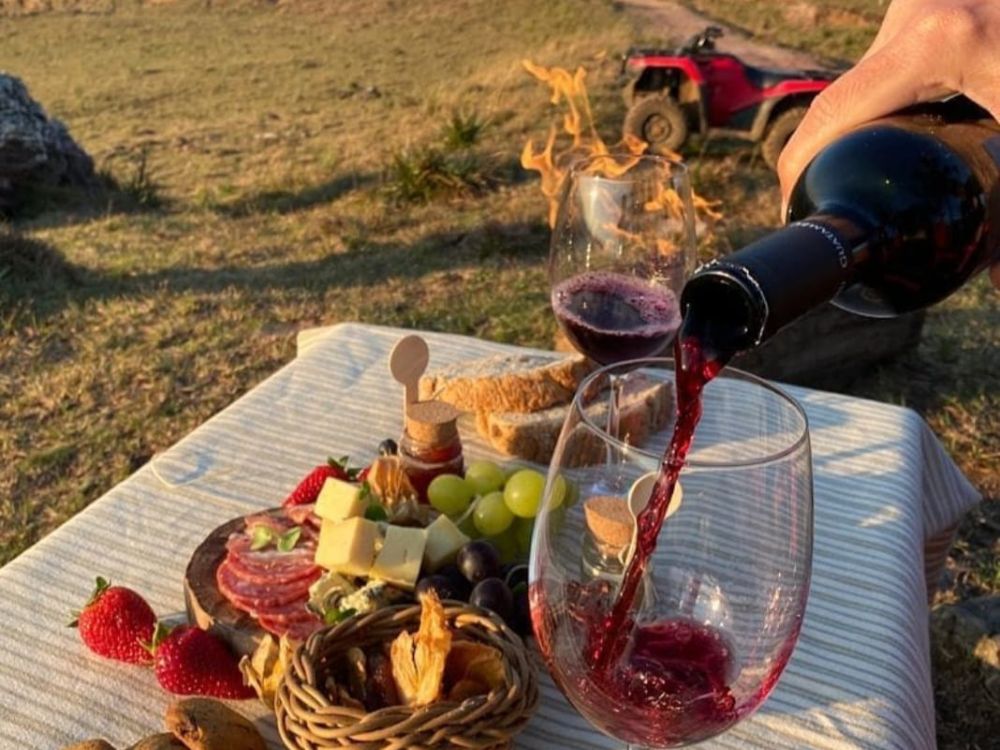 Aventura em dose dupla: passeio de Quadriciclo ao pôr do sol para casais - Image 2