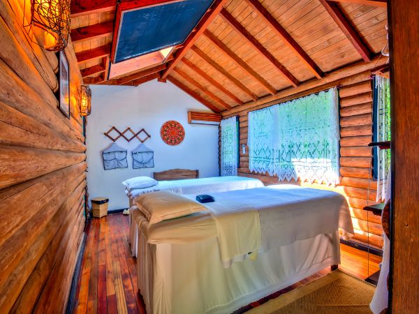 Refúgio Romantico: massagem relaxante e hospedagem com jantar exclusivo na Casa da Árvore! - Image 3