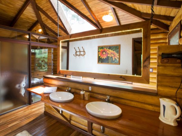 Refúgio Romantico: massagem relaxante e hospedagem com jantar exclusivo na Casa da Árvore! - Image 4