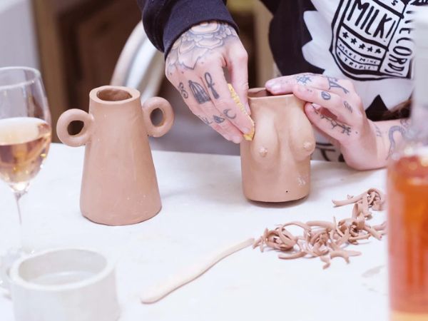 Experiência Modelagem em Cerâmica com Vinho - Grupo exclusivo para até 30 pessoas - Image 2