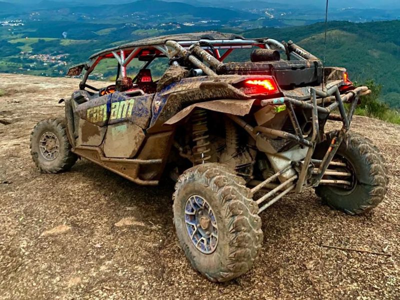 UTV Off-road na Pedra do Coração: Aventura Sobre Quatro Rodas até 3 pessoas - Image 2