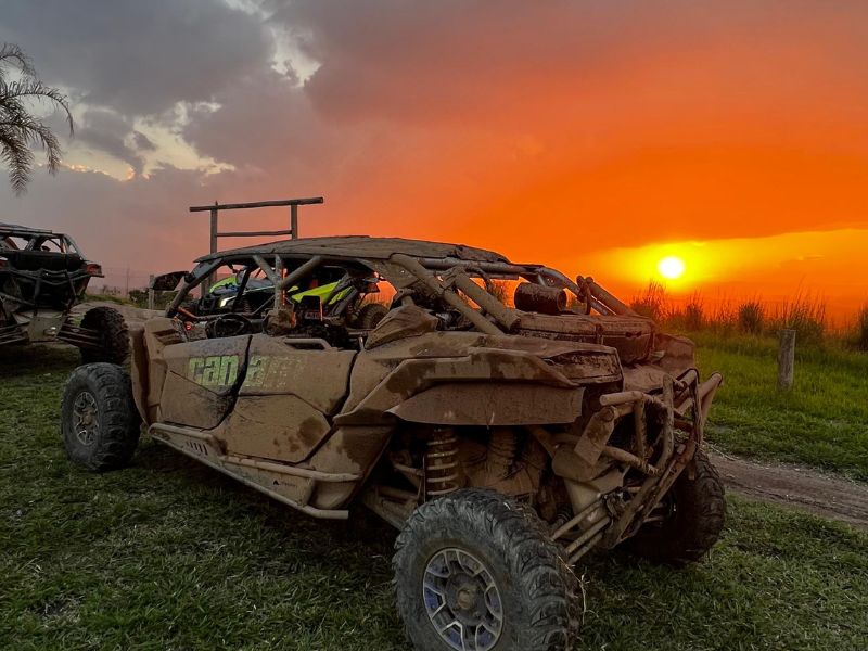 UTV Off-road na Pedreira do Dib e Presuntinho: Aventura Sobre Quatro Rodas até 3 pessoas - Image 2